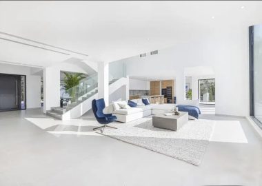 Villa with main lake and skyline views